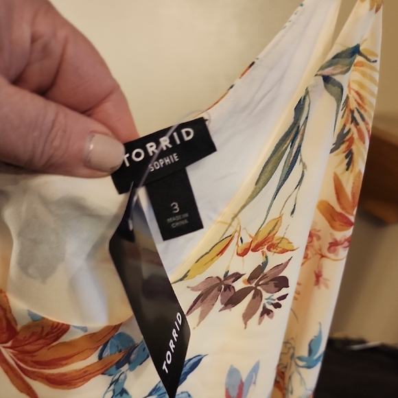 Torrid Floral Camisole in Multicolor - Picture 2 of 5